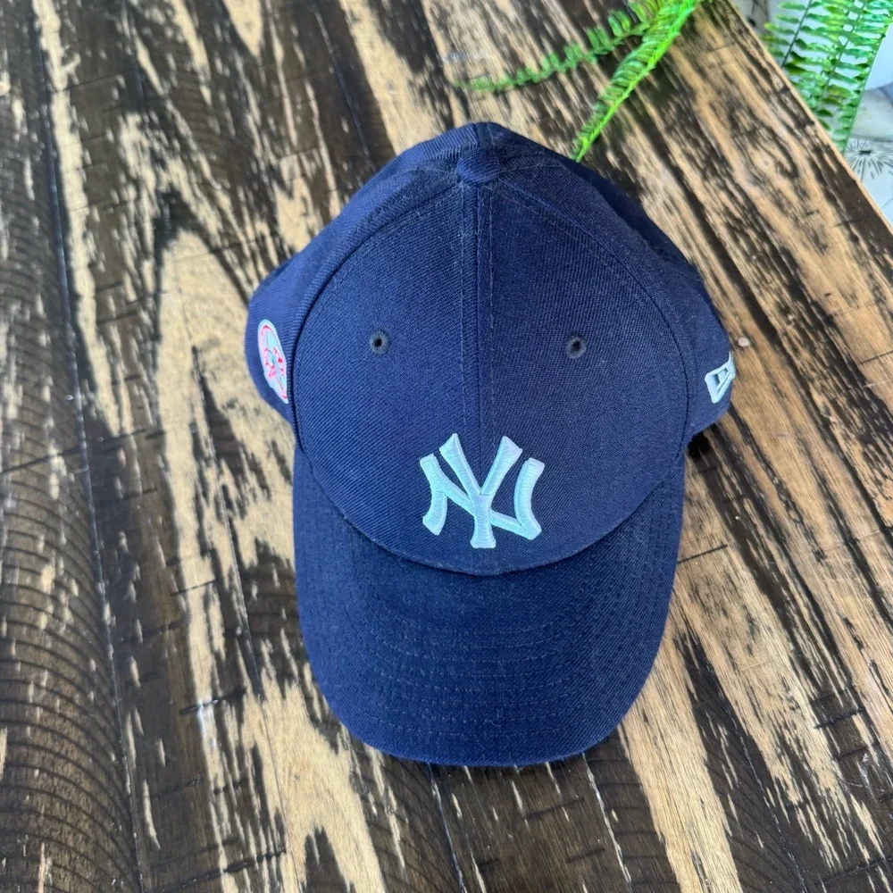 💫 New Era 9FIFTY Light Snapback – New York Hat (Navy & White)